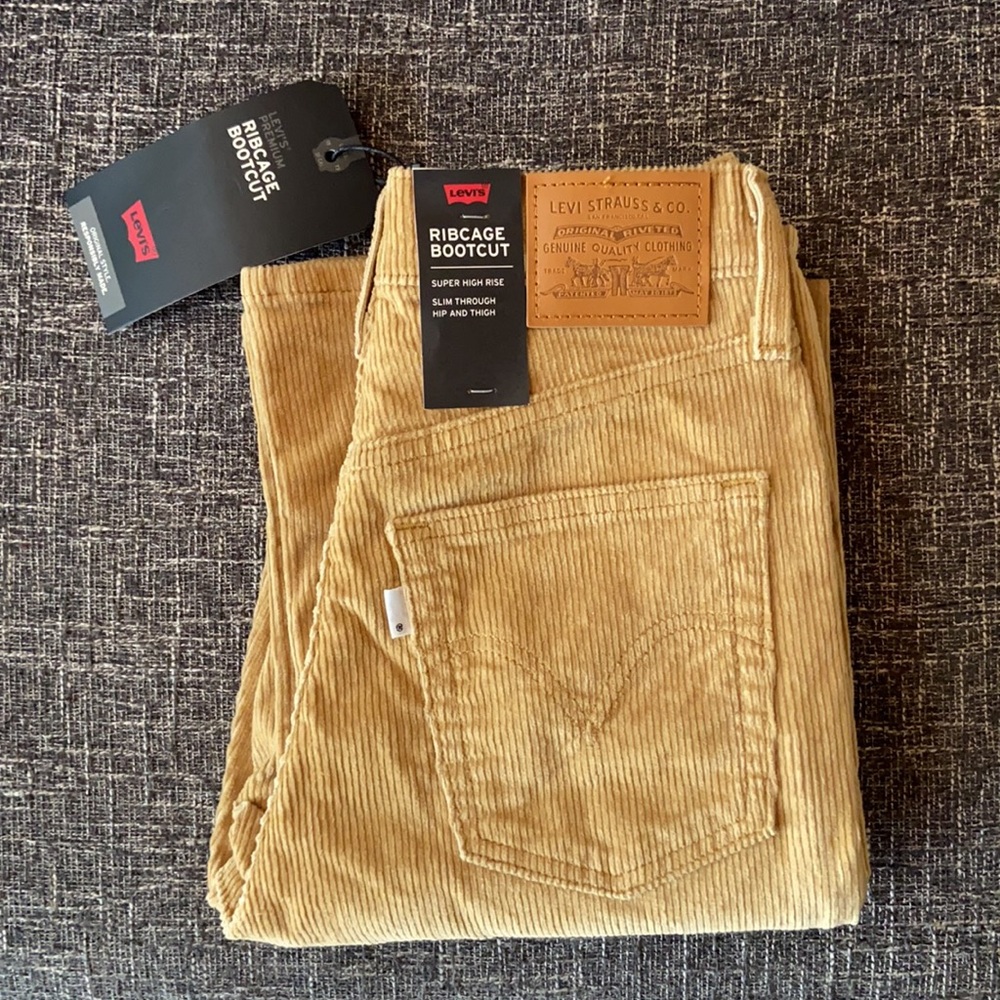 New LEVI'S RIBCAGE BOOTCUT high rise PANTS - Picture 2 of 10